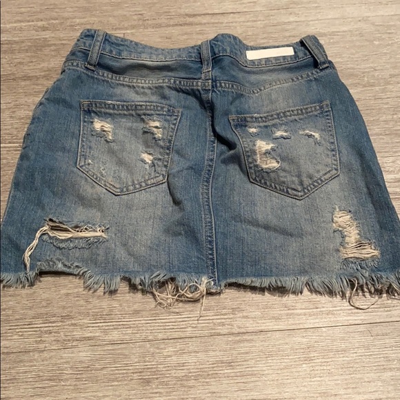 Distressed skirt - Picture 3 of 3